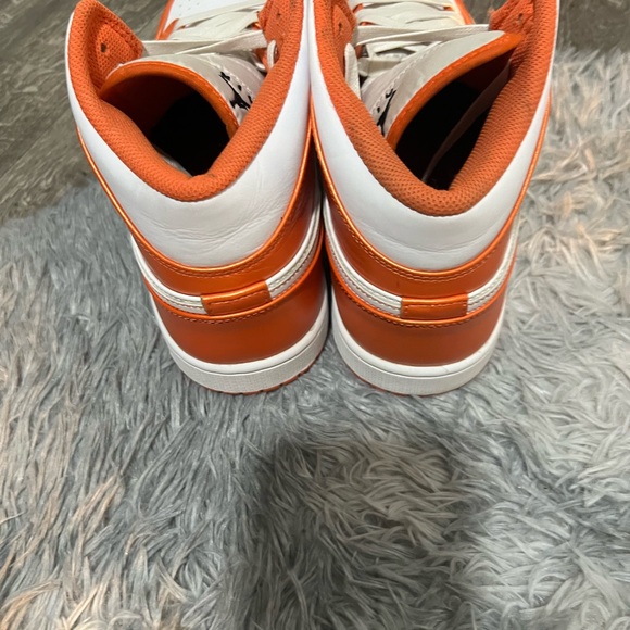 Jordan 1 mids metallic orange vnds - Picture 5 of 9